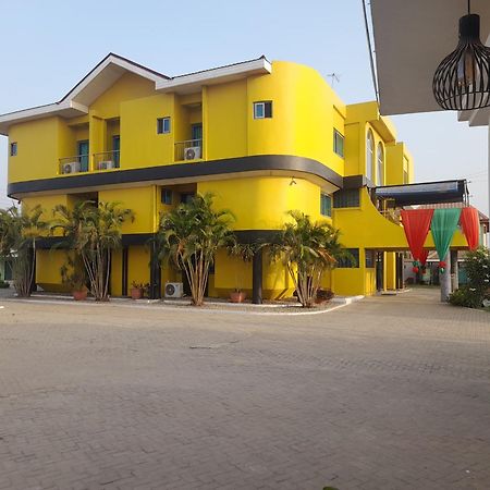 Brookvale Hotel Weija Kültér fotó