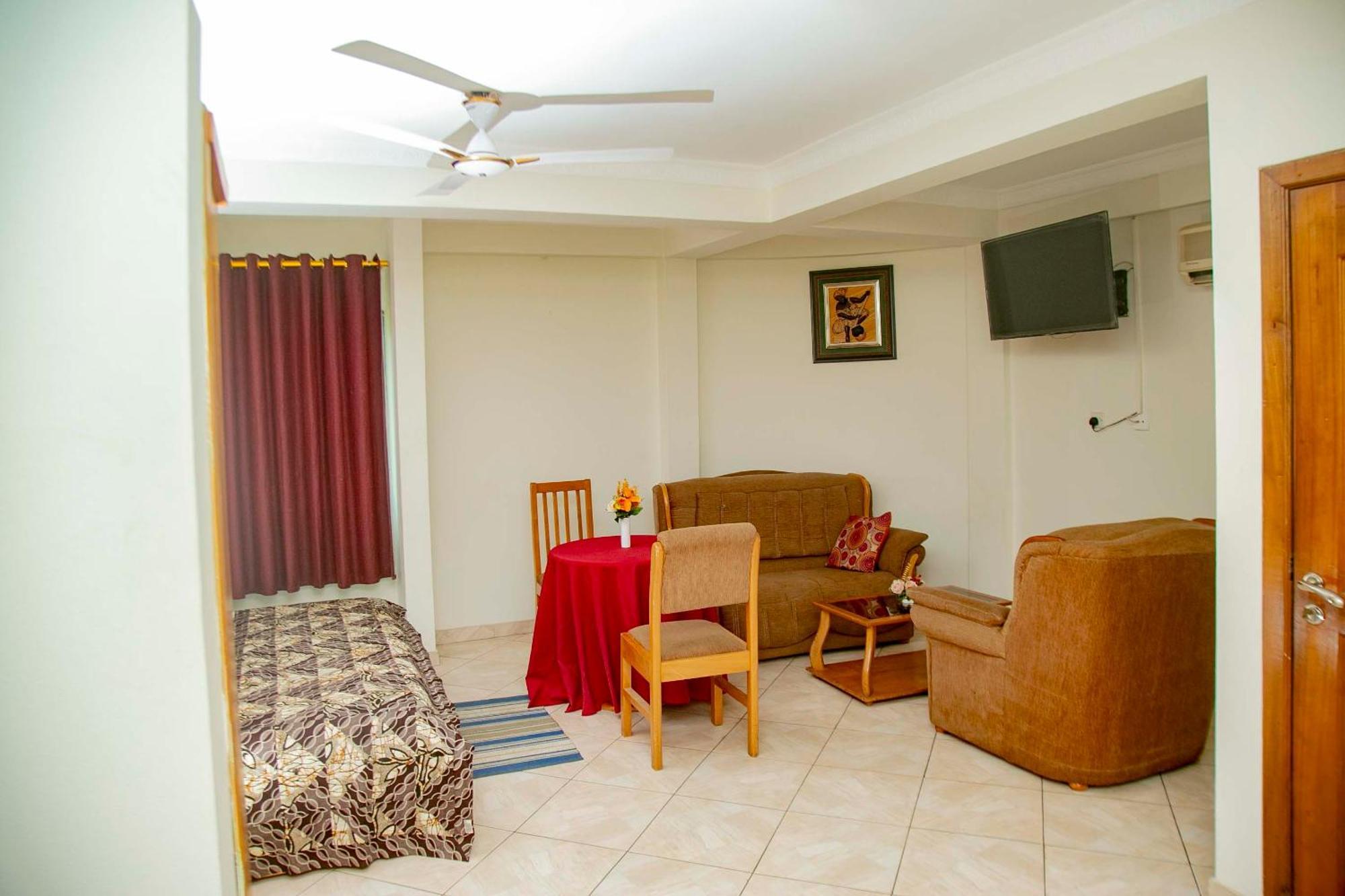 Brookvale Hotel Weija Kültér fotó