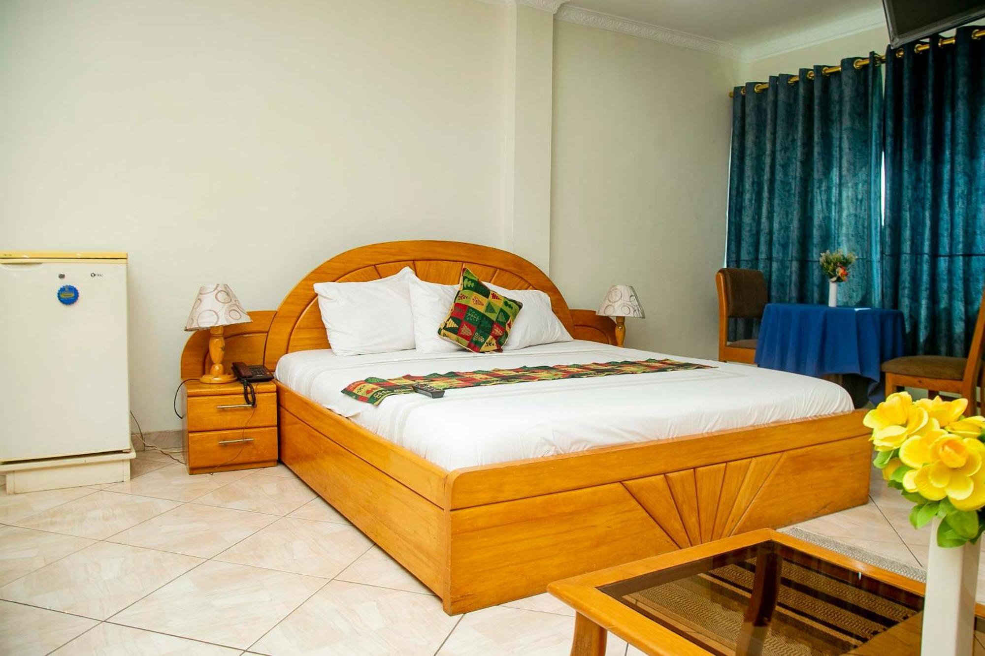 Brookvale Hotel Weija Kültér fotó