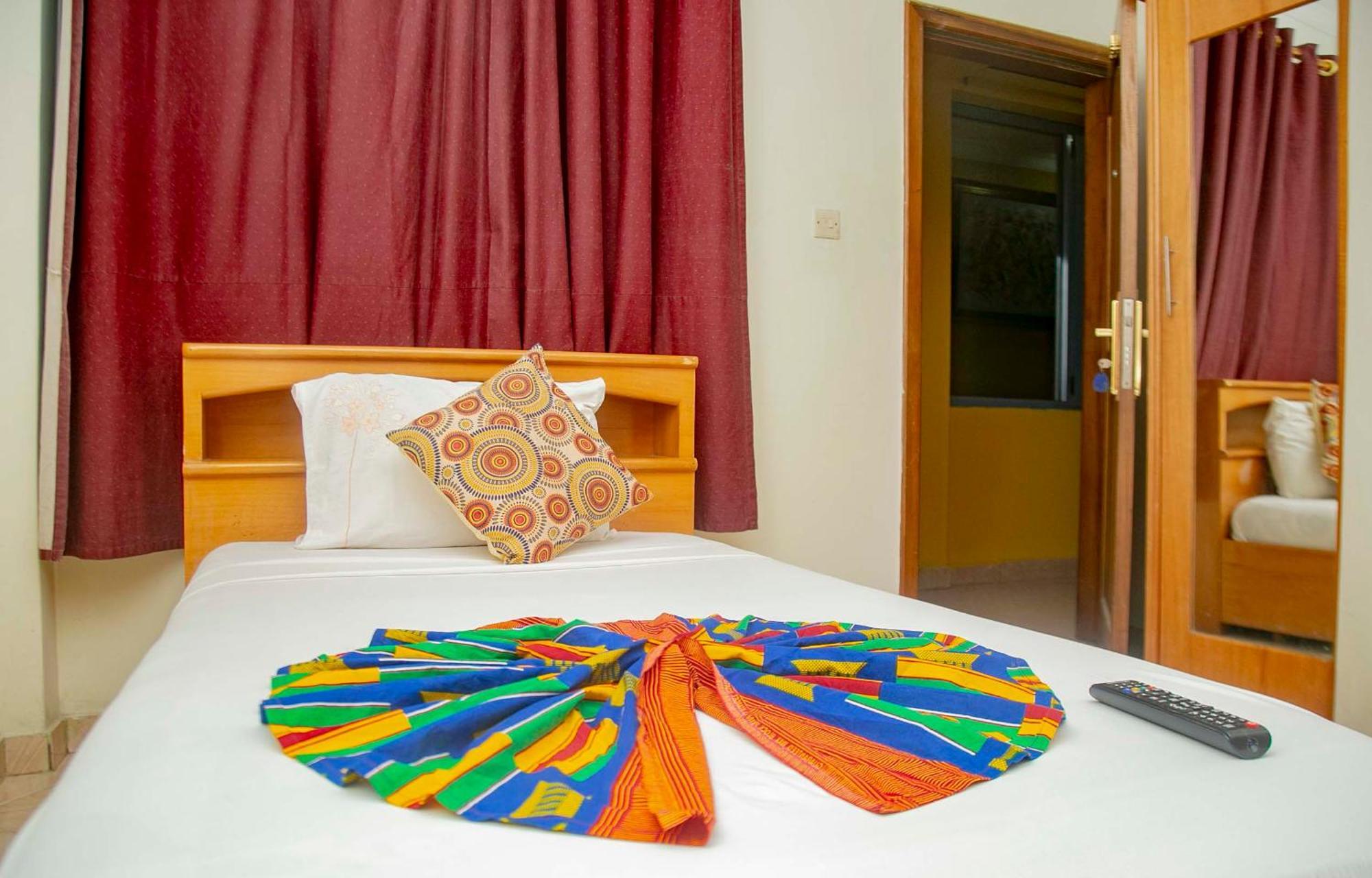 Brookvale Hotel Weija Kültér fotó