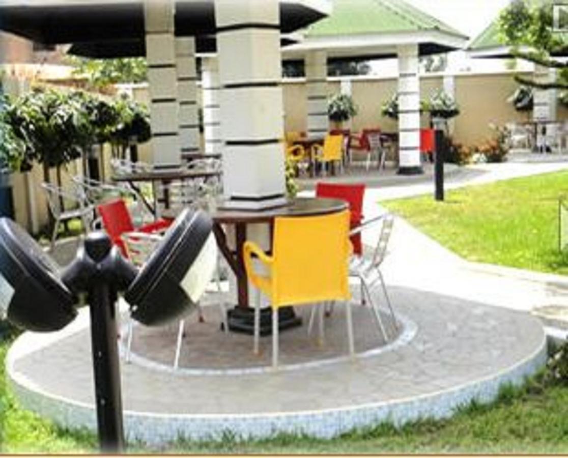 Brookvale Hotel Weija Kültér fotó