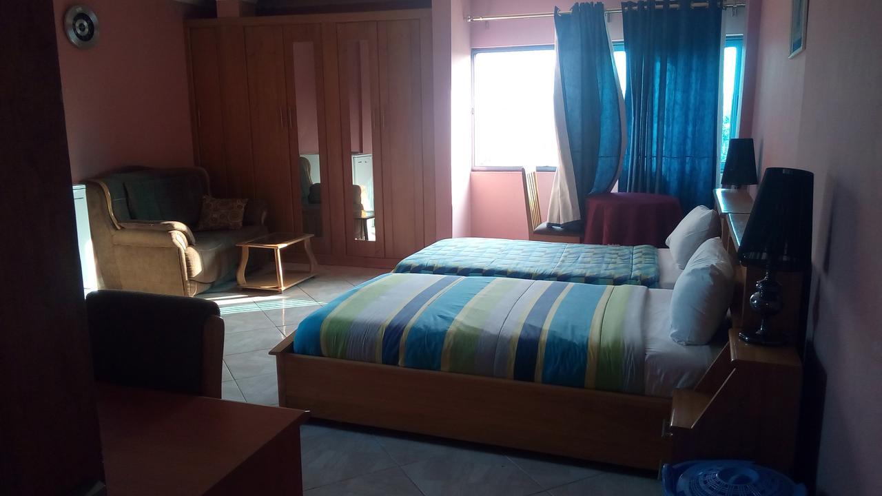 Brookvale Hotel Weija Kültér fotó